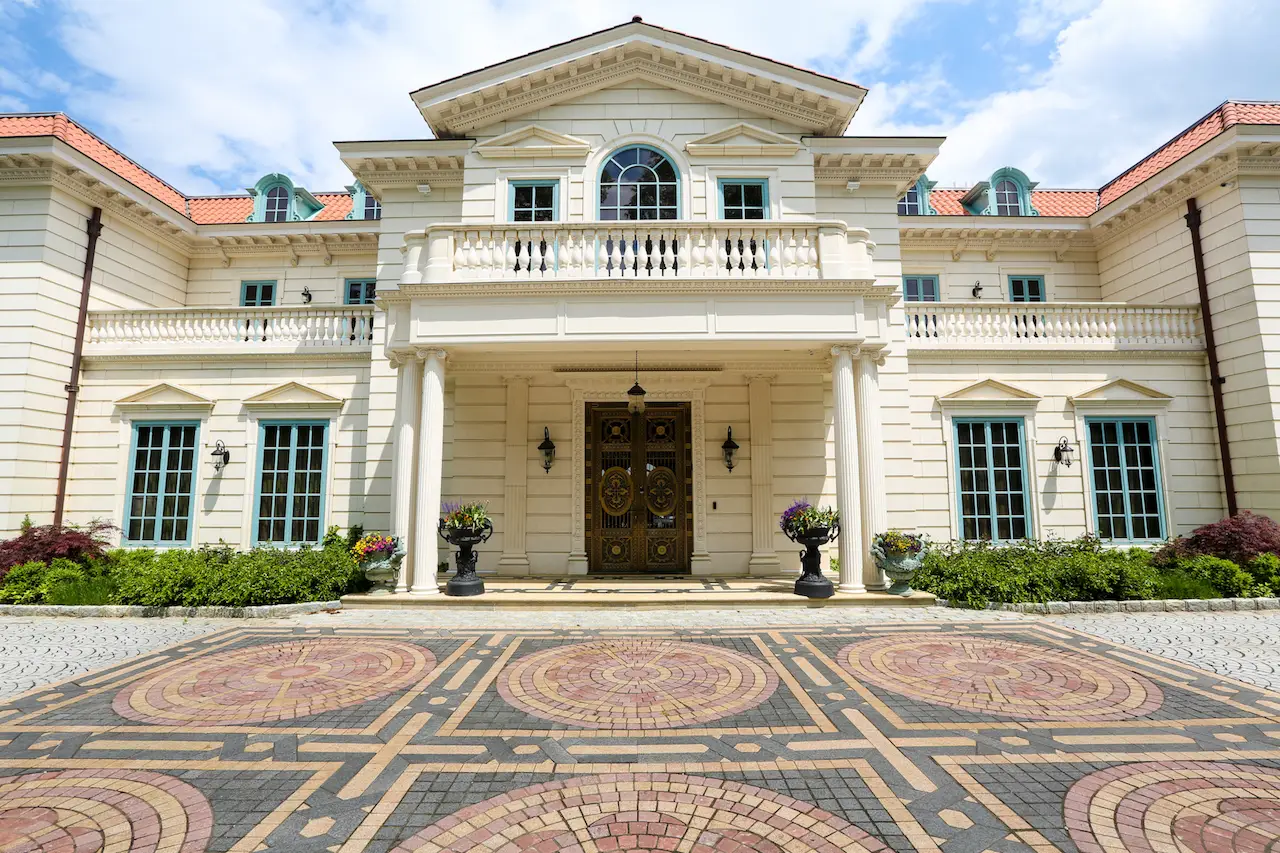 La Villa, Kings Point, NY