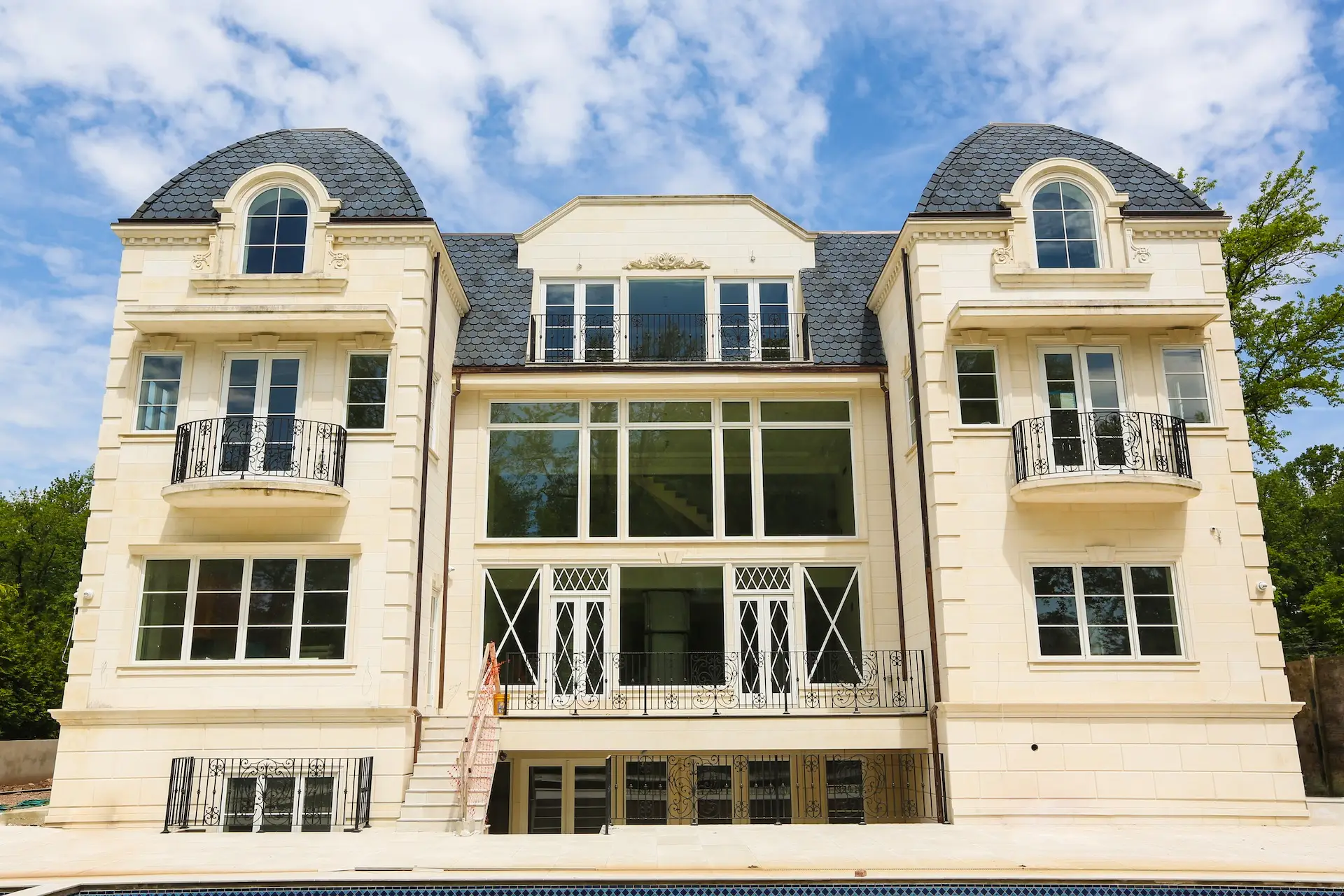 Le Manoir, Staten Island, NY
