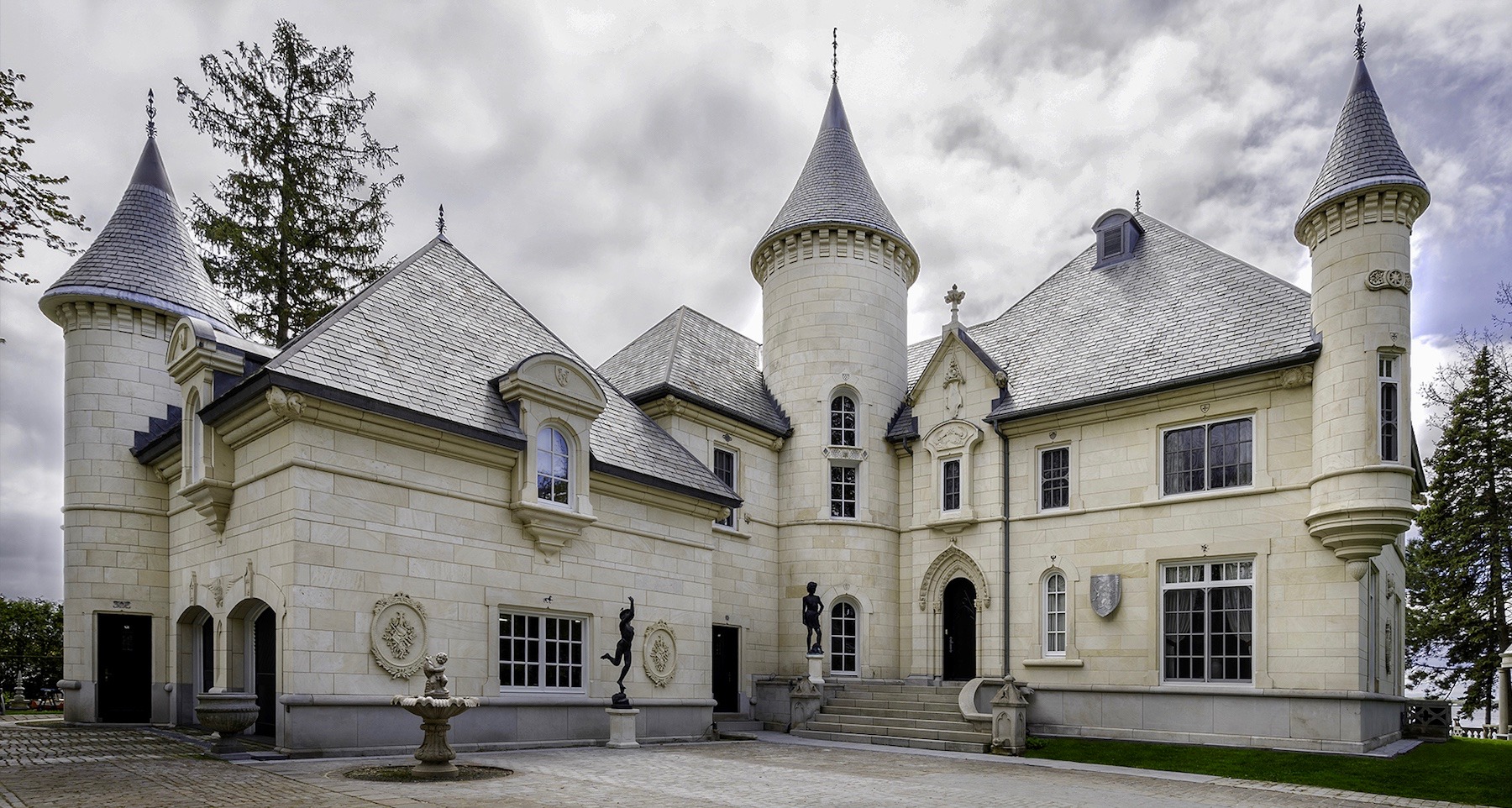 Le Château de Loire, Montréal, QC